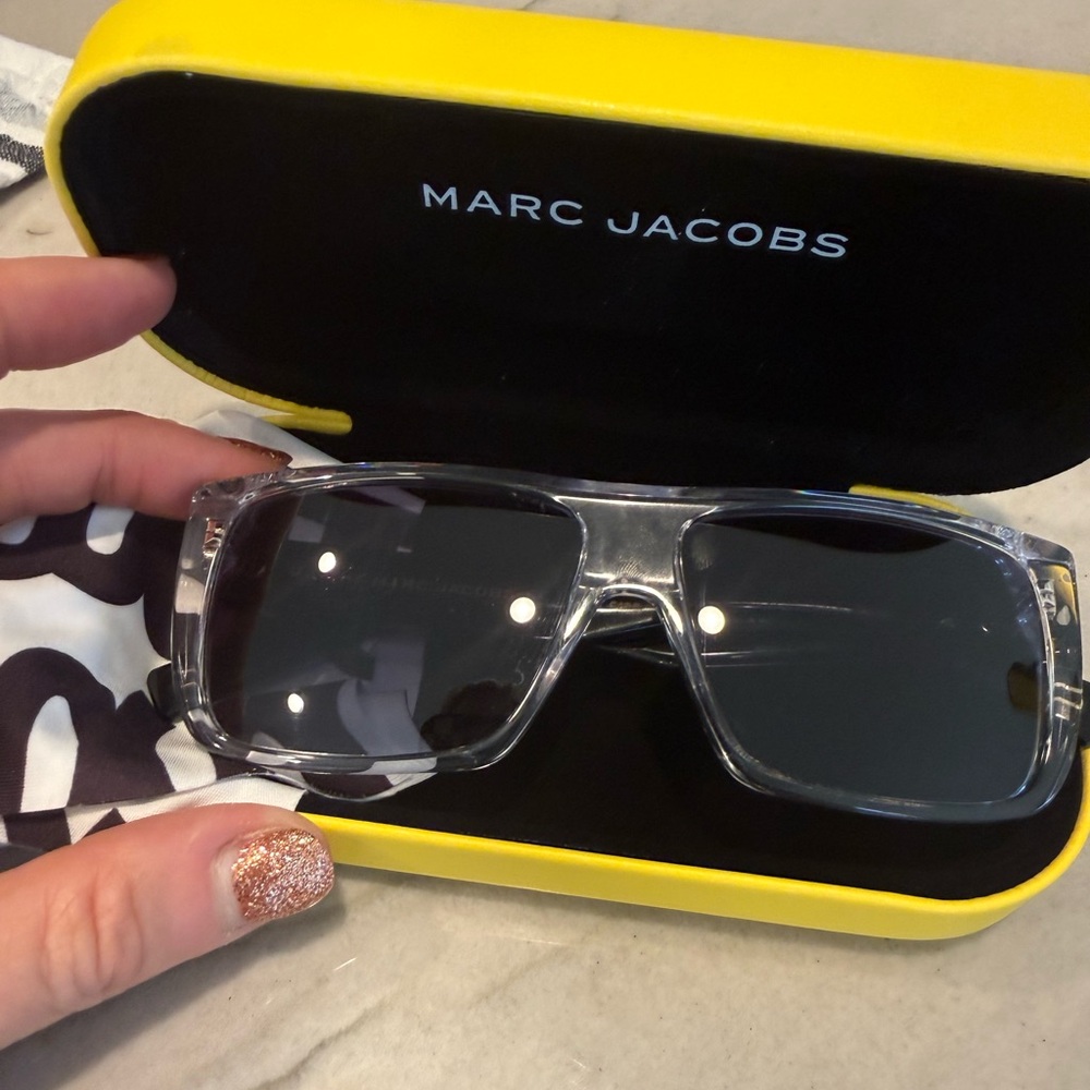 Marc Jacobs Sunglasses Clear & Black Square Frame Marc
Icon 096/S OMNG 90 - Picture 12 of 16